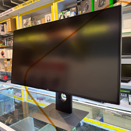 Dell UltraSharp U2720Q 27 Inch 4K UHD (3840 x 2160) LED Backlit LCD IPS USB-C Monitor